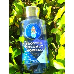 NWT Coconut Snowball Shower Gel, 10 oz